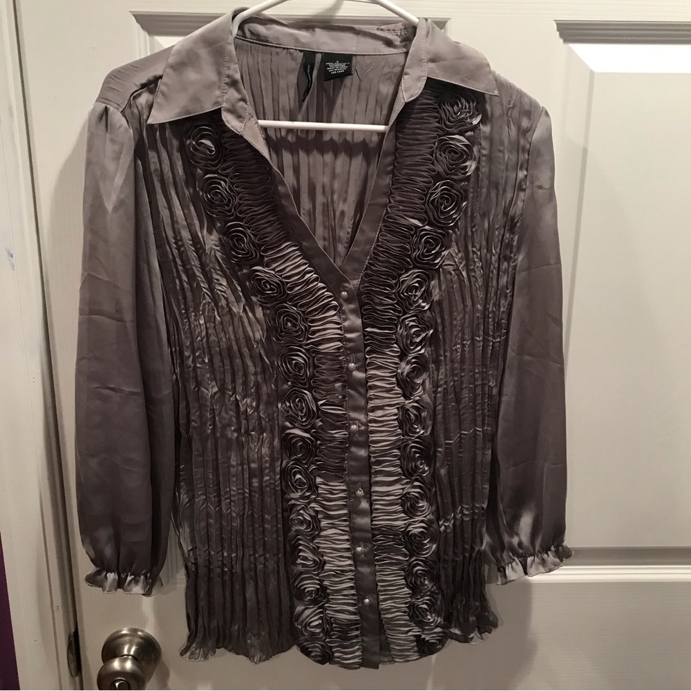 New Directions Gray Ruffle Pleated Button Down Long Sleeve Blouse Women’s Large